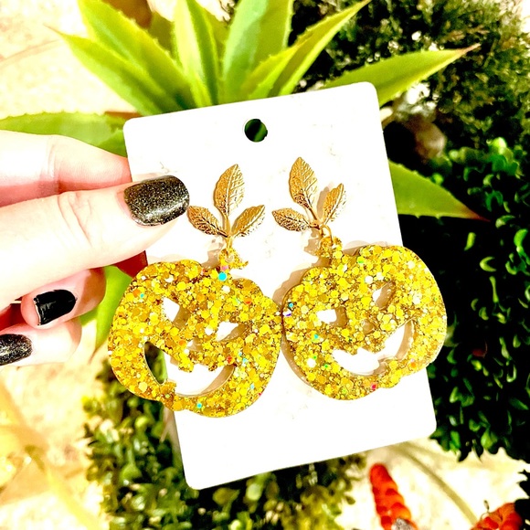 Acrylic Pumpkin and Leaf Earrings - Picture 3 of 3